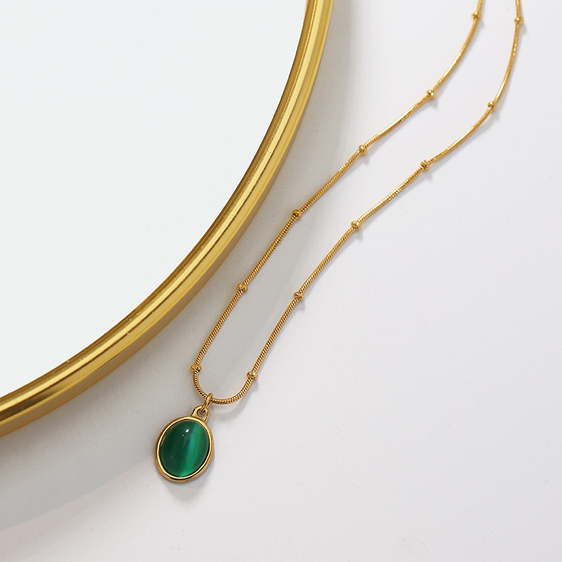 Diseño de nicho acero titanio ins viento colgante acero inoxidable chapado en oro 18k collar mujer circonitas esmeralda clavícula cadena Application Scenario