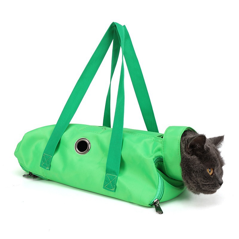 This multi-functional cat bag can be folded for going out, is scratch-resistant and biting, and can be used for injection fixation. It is also a pet bag for bathing, nail trimming, and cross-border travel