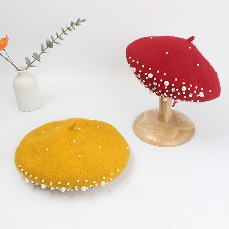 Autumn and winter Korean-style women's wool beret with pearl and rhinestone is versatile. Japanese-style, fashionable and artistic painter's hat for women's trade details Picture
