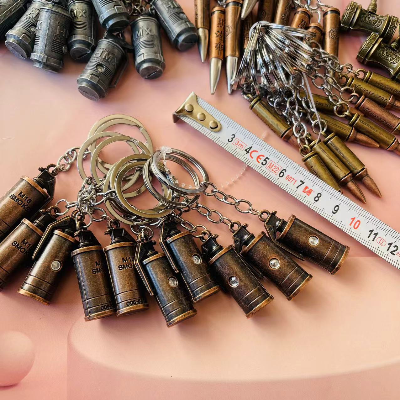 【1-5区】武器挂件100/包2000/箱武器钥匙圈 金属钥匙挂件 钥匙扣 学生钥匙配件配饰2元饰品批发白底实物图