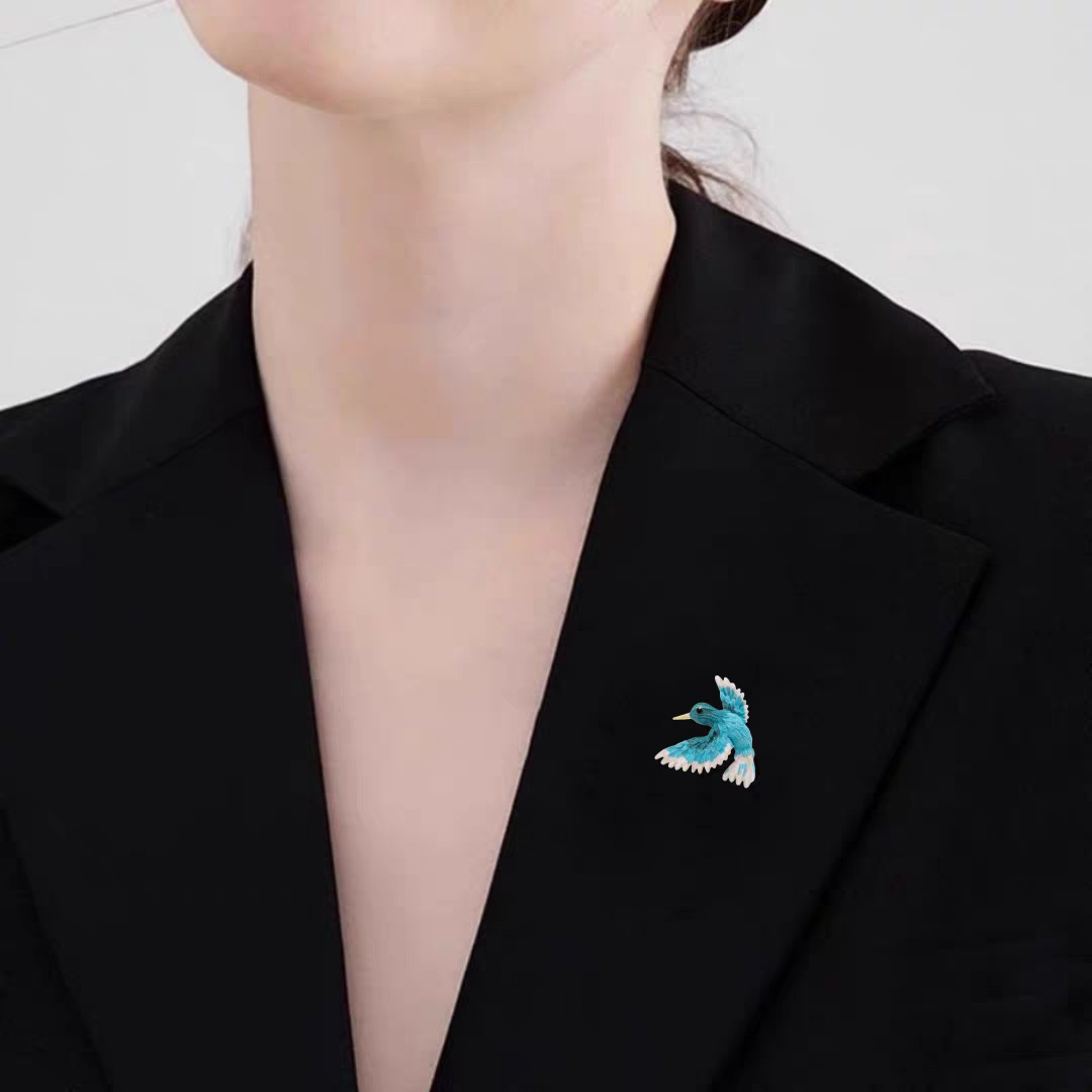 Design sense, Chinese-style blue-winged bird brooch, high-end feminine charm, retro brooch, coat, suit, corsage, creative accessories Specification image