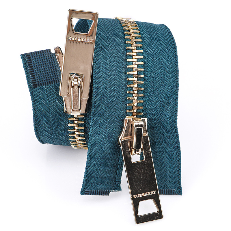 Factory wholesale 3#, 5#, 8#, 10#, 15# double-tail golden European-style tooth metal zipper pull lock double pull head zippers Specification image