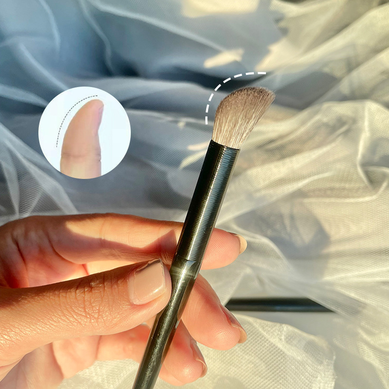 Thumb Finger Ventral Shadow Brush Oblique Head Small Shadow Detail Contorting Cangzhou Makeup Brush Super Soft Not Tied