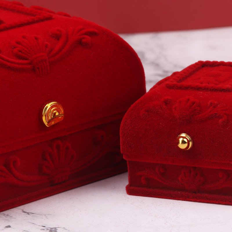 New High-End Red Jewelry Box For Flocking Rose Wedding Jewelry Ring Gift Box Packaging Display Box Application Scenario