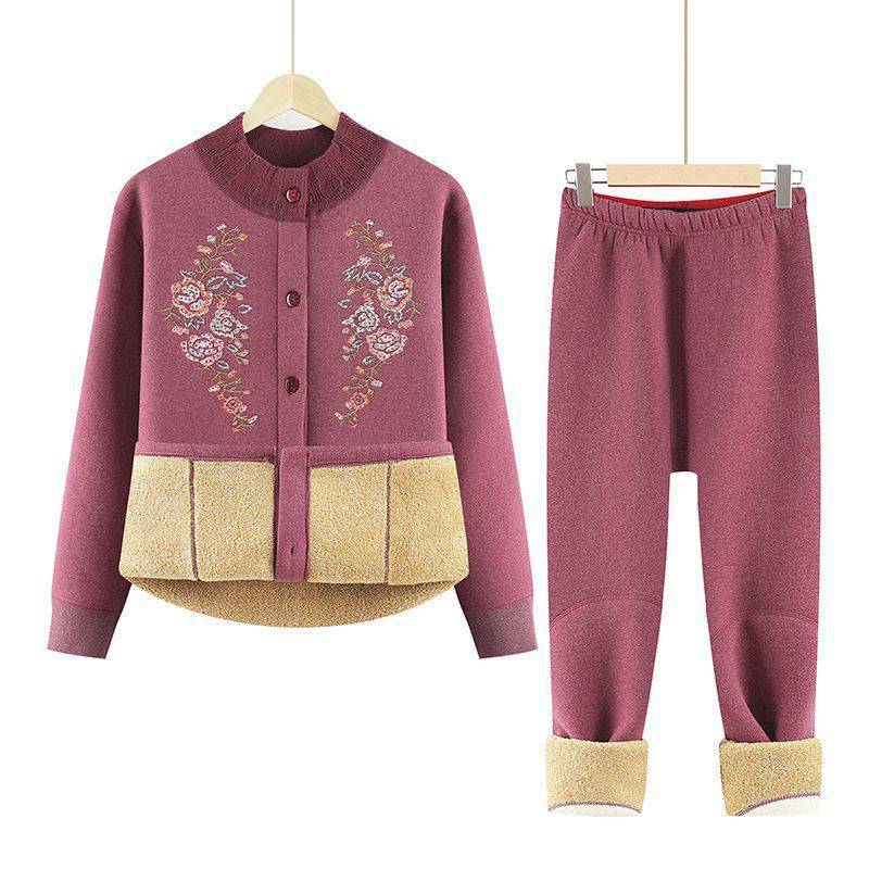 中老年保暖套装女奶奶加绒加厚妈妈秋冬装羊羔绒开衫绣花老人新款