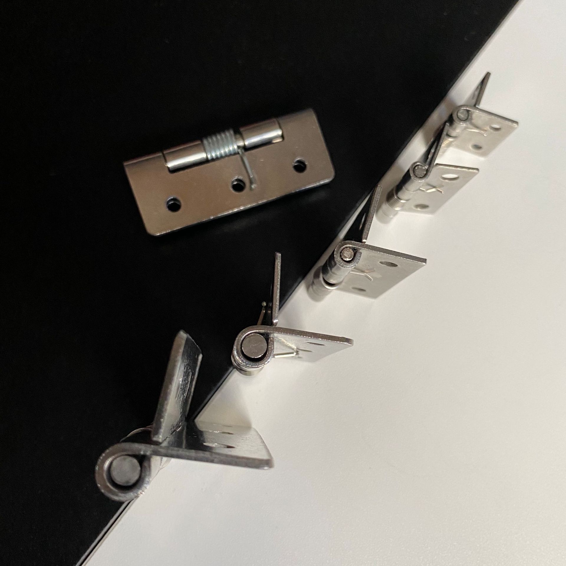 Stainless steel spring hinges automatically close and return to position, hinge rebound, small hinges 1 inch 1.5 inches 2 inches 2.5 inches 3 inches details Picture