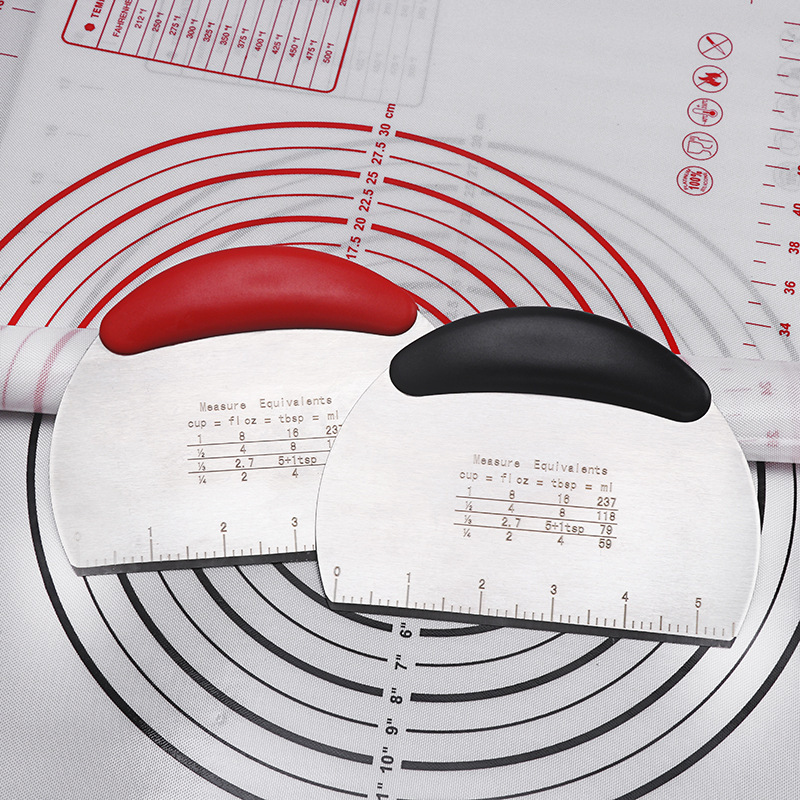 Stainless steel noodle cutter Graduated dough flour cutter Stainless steel scraper sausage noodle cutter full figure