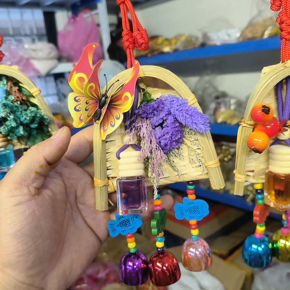 Car perfume, incense pendant, small broom pendant, broom, dustpan, dried flower, rearview mirror, bell pendant details Picture