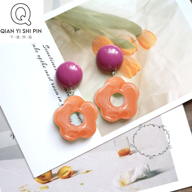 Manufacturers Directly Supply Acrylic Mixed Color Hollow Five Flowers Straight Hole Handmade Diy Jewelry Accessories Earring Material Package Application Scenario