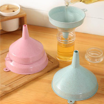 Kitchen plastic new oil funnel trumpet household oil spill pour liquor dispensing funnel Beater wine raiser