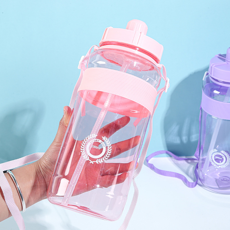 Summer large-capacity water cup, portable neck strap water cup, outdoor camping plastic cup, space cup, silicone anti-slip