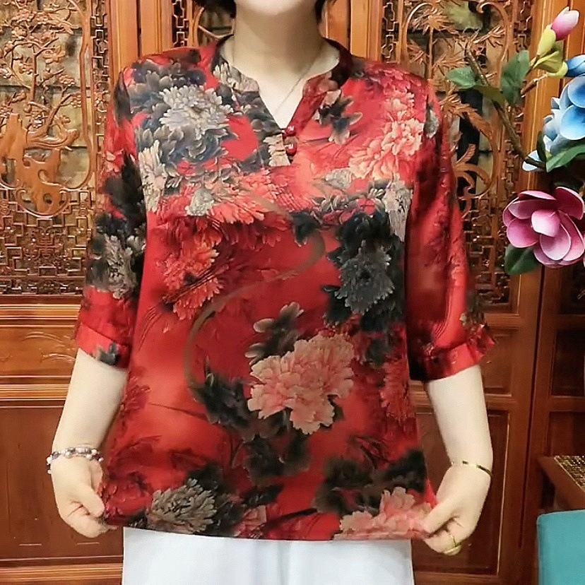 Wholesale of large-sized, loose and flower-patterned peony-patterned small shirts for middle-aged and elderly mothers in 2022 Application Scenario