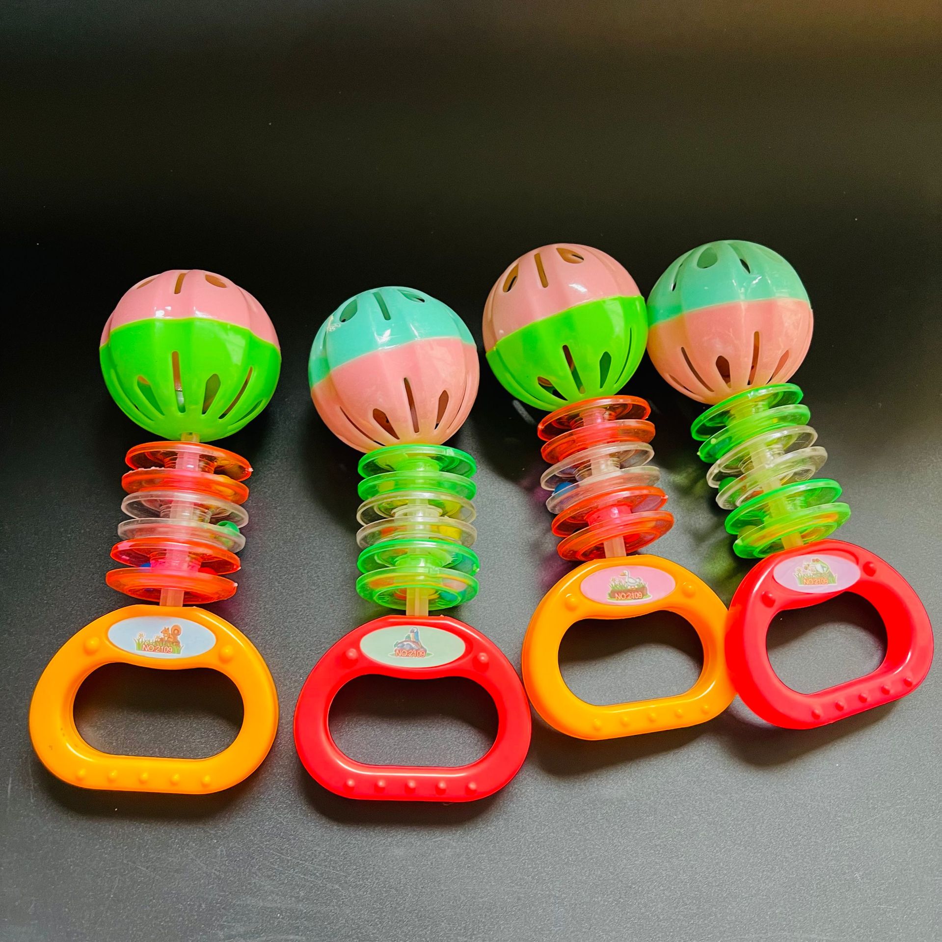 【 Zone 3-7 】2109 Rattle 720 per piece, new hand-cranked rattle toy for boys and girls, hand-held stick rattle educational toy, wholesale 1 yuan