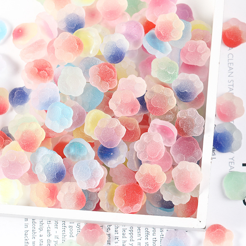 New resin accessory cartoon gradient cat paw gummy candy simulation food toy diy cream rubber phone case patch material Application Scenario