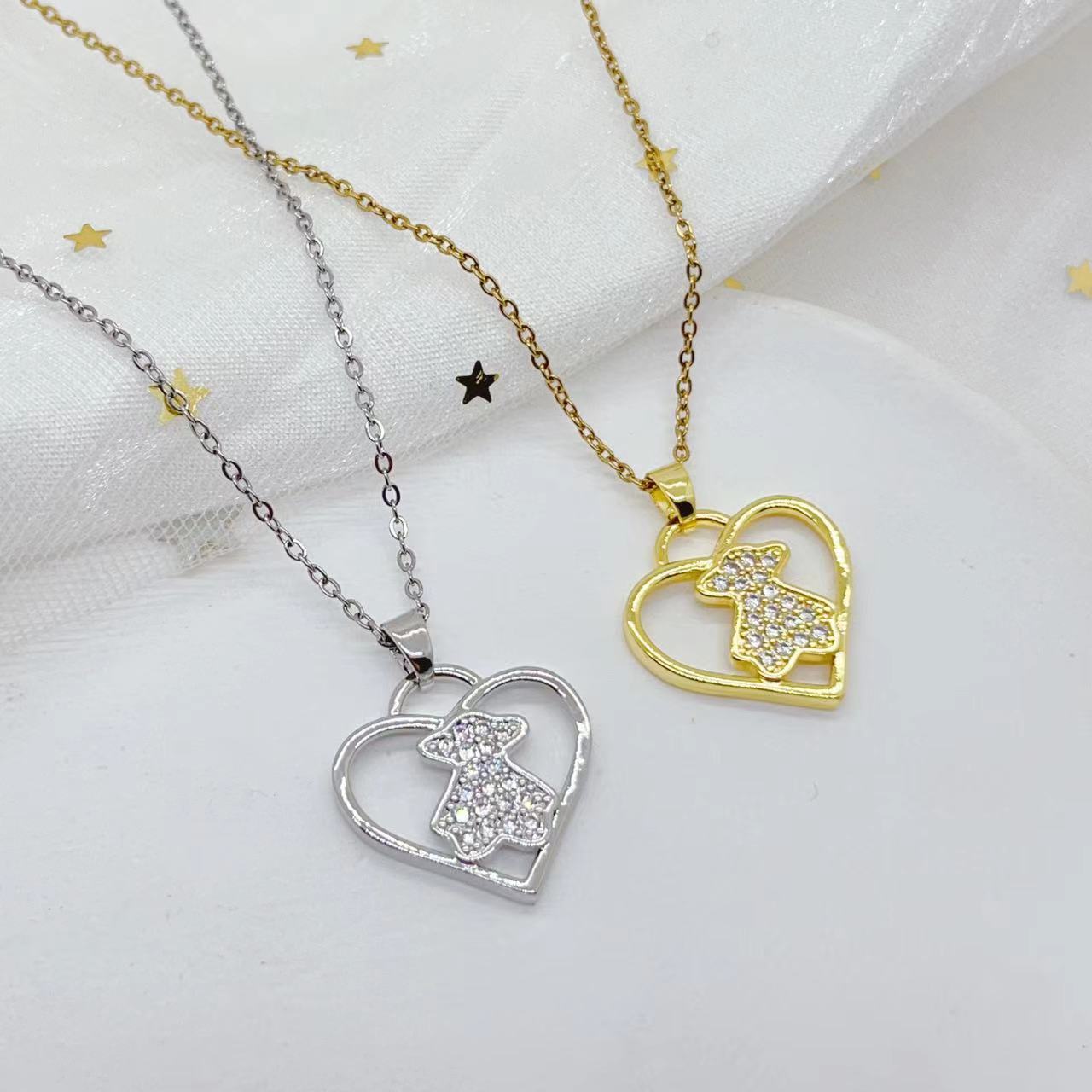 New cross-border copper-plated real gold slightly inlaid zircon heart hollowed-out bear cute and personalized titanium steel necklace collarbone chain