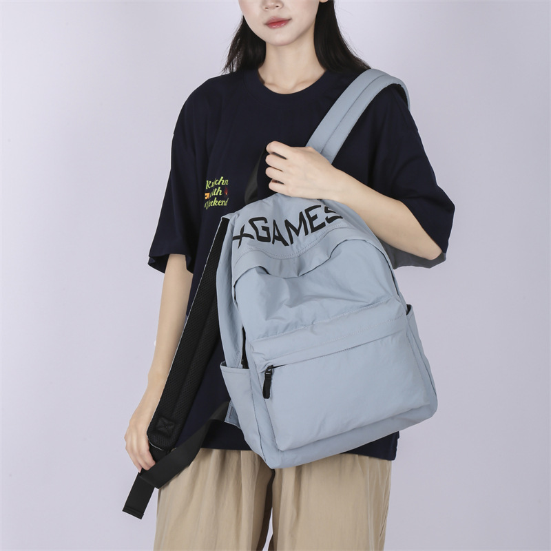 快递盒/手提包女/可扩容双肩背包硬壳/硬壳双肩背包/草编包女斜跨时尚细节图