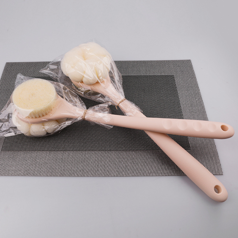 Double-sided bath brush, pumpkin bath flower, long-handled soft bristles for scrubbing and back rubbing, no need for others to take a bath brush, a perfect shower tool, bath flower brush Application Scenario