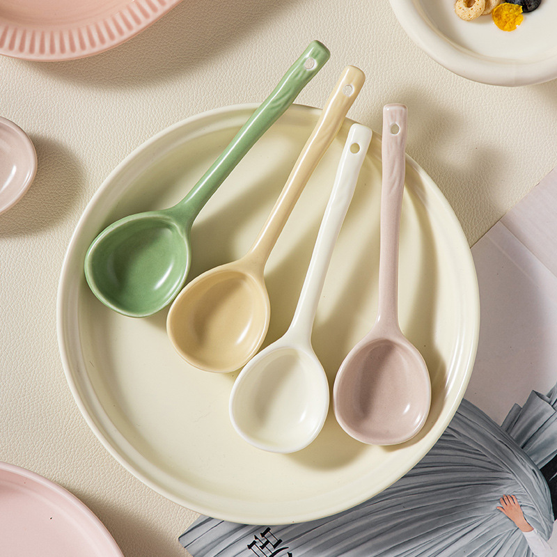 Ceramic spoon, Japanese-style cute little soup spoon, home Internet celebrity Ins-style eating spoon, high appearance level rice spoon, long-handled spoon Application Scenario