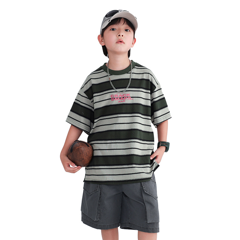 Summer Korean striped short-sleeved T-shirt for boys, 2025 new style children's wear, loose and cool summer top for boys Item Picture