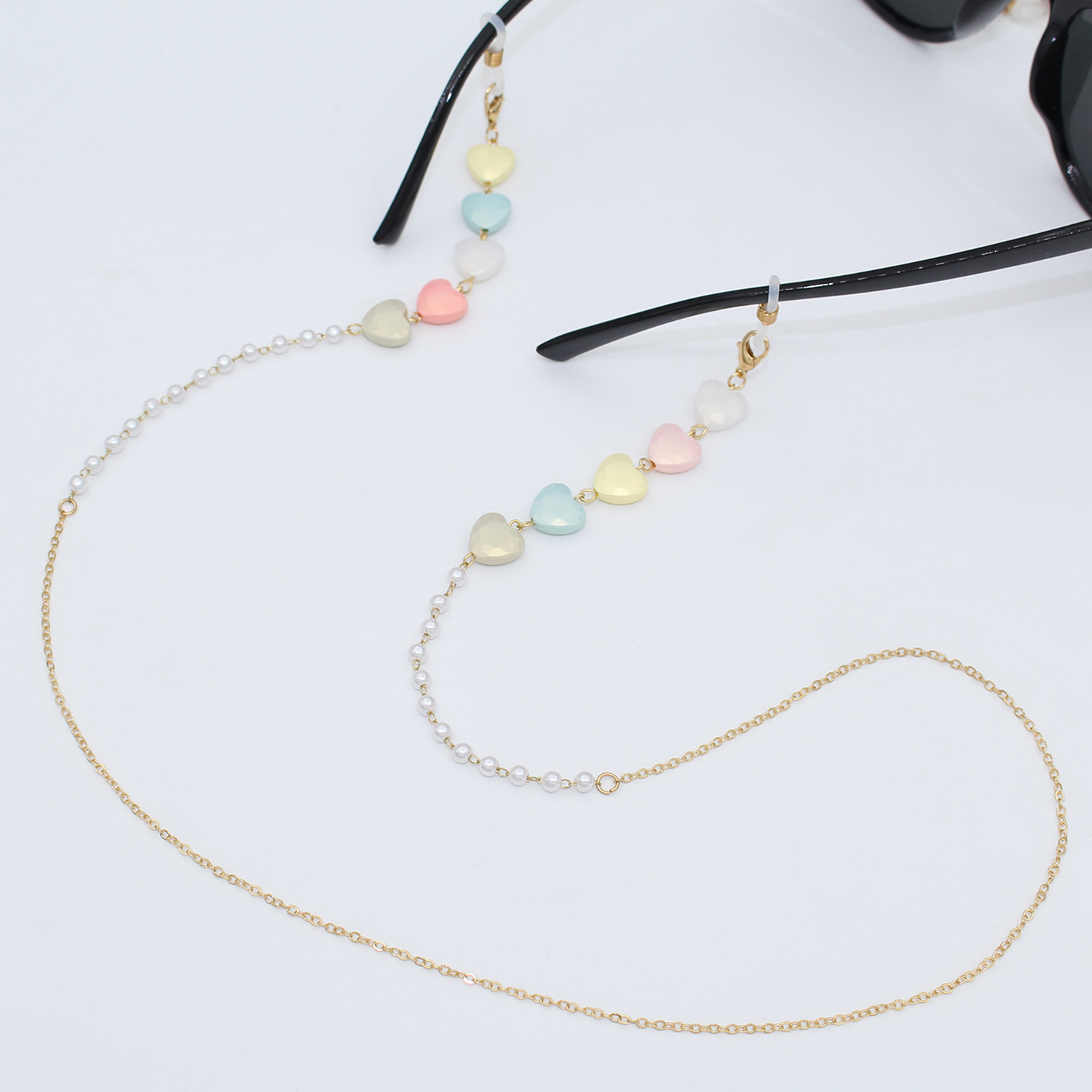 European and American jewelry, crystal heart glasses chain, multi-purpose necklace, beaded pearl, small Daisy sunglasses chain, anti-loss pendant chain for women details Picture