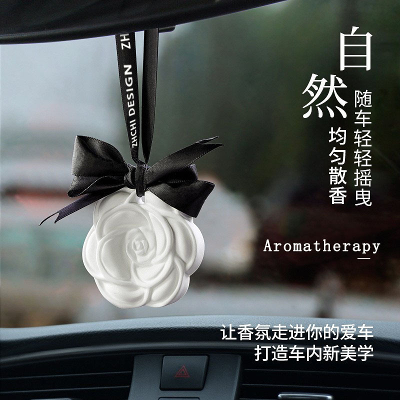 车载香薰栀子花香膏挂件车用香片自动散香高级感饰品摆件汽车用品