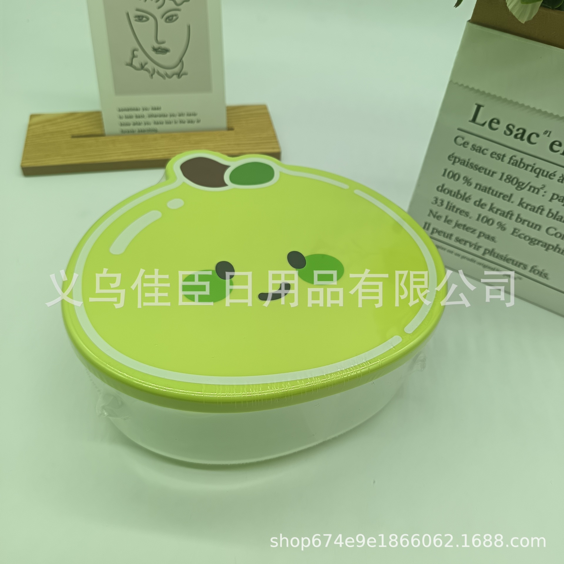 Cross-border best-selling fresh-keeping box, family lunch box, apple-shaped, high appearance level, storage bowl, bag lid, fruit storage box, lunch box Specification drawing