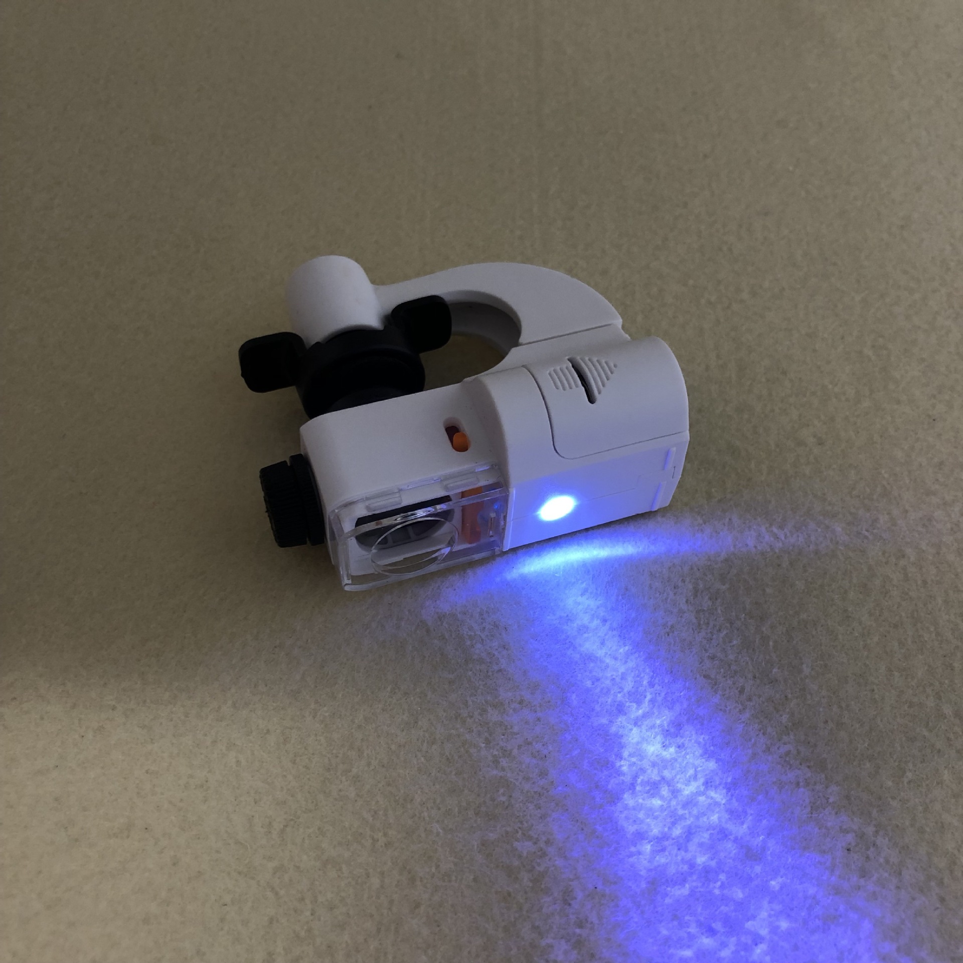 نسخة جديدة من طراز 77774-60X مزودة بمصابيح الدايود المبتعث للضوء UV Application Scenario