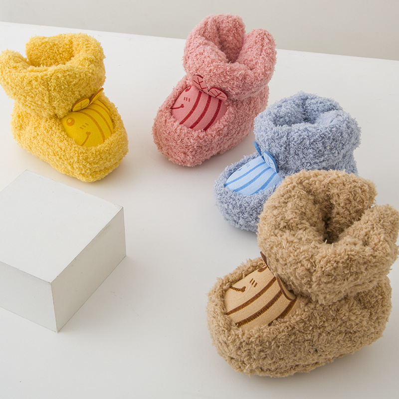 Newborn cotton shoes for 0-6-12 months, winter fleece and thickened walking shoes for boys and girls, soft-soled anti-drop shoes and boots Specification image