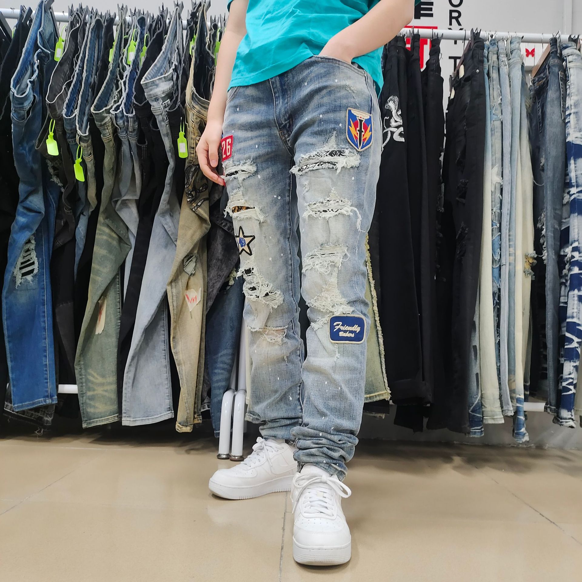 Xiaodan custom-made American high street fashion men's badge ripped jeans Street fashion slimming skinny pants 6539 details Picture