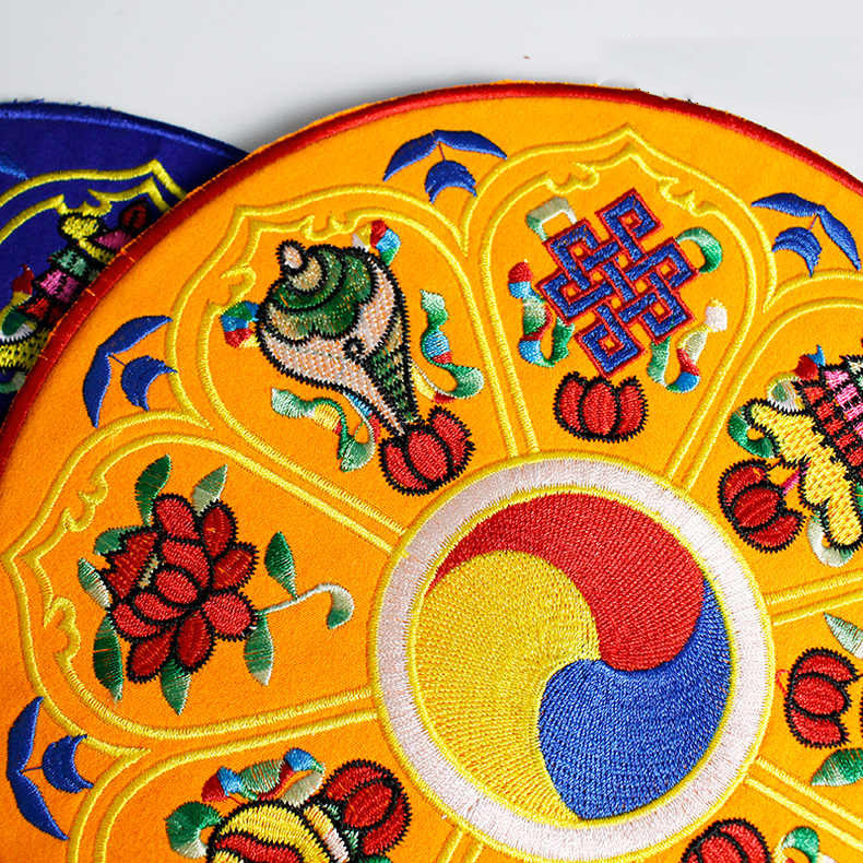 Tibetan style eight auspicious cross bell pestle mat mat Hand embroidery tambourine mat non-slip multi-color optional full figure