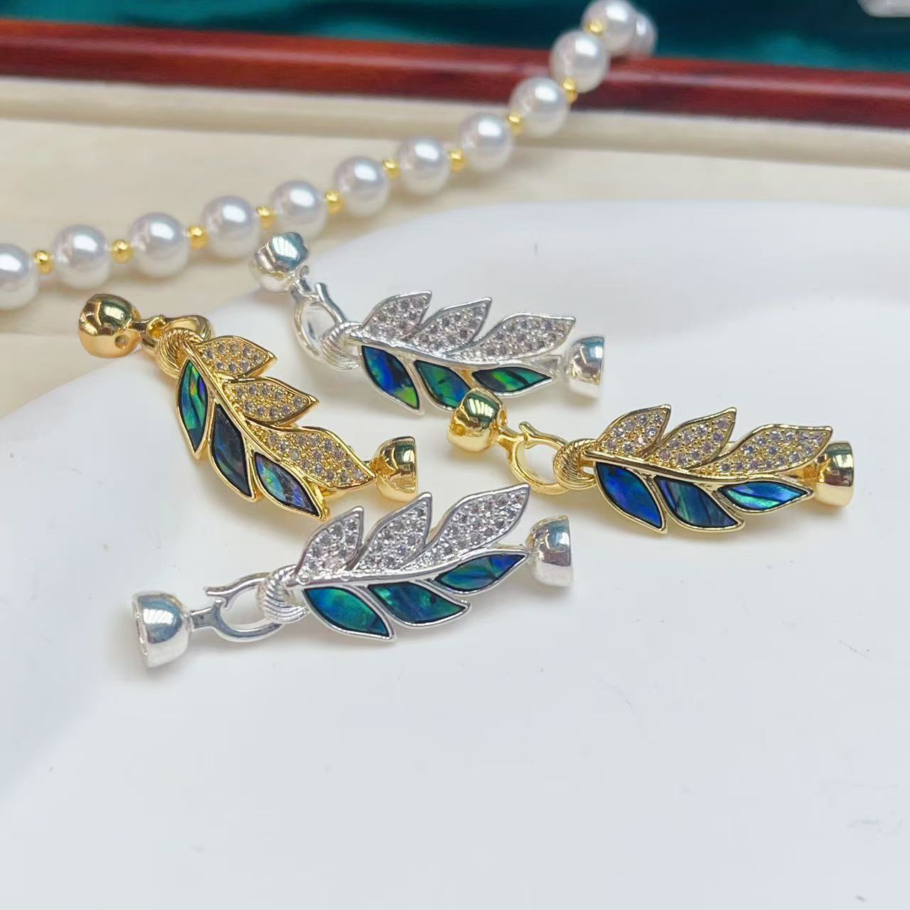 Copper-plated color-preserving DIY accessories, leaf-shaped buttons, pearl necklaces, bracelets, handcrafted beaded ending and connecting buckle accessories