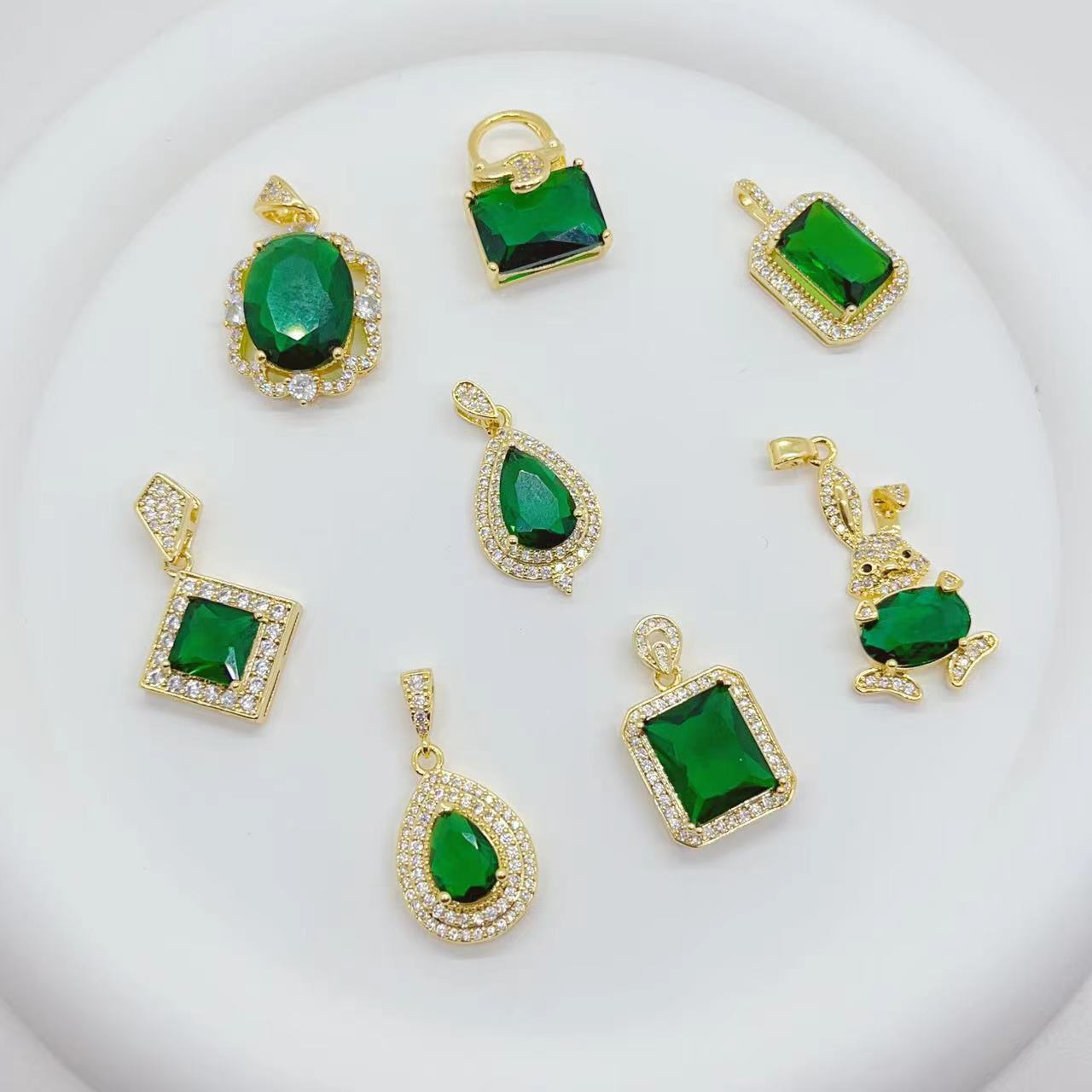 Copper-plated real gold, a popular and best-selling DIY emerald retro teardrop egg-shaped rectangular rabbit necklace and bracelet accessory