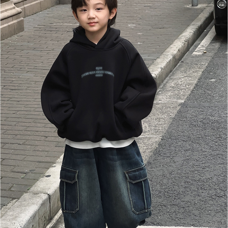 Zhongda Tong's American retro hooded sweatshirt for autumn and winter is a laid-back, loose and thickened one-piece velvet children's sweatshirt trend Application Scenario