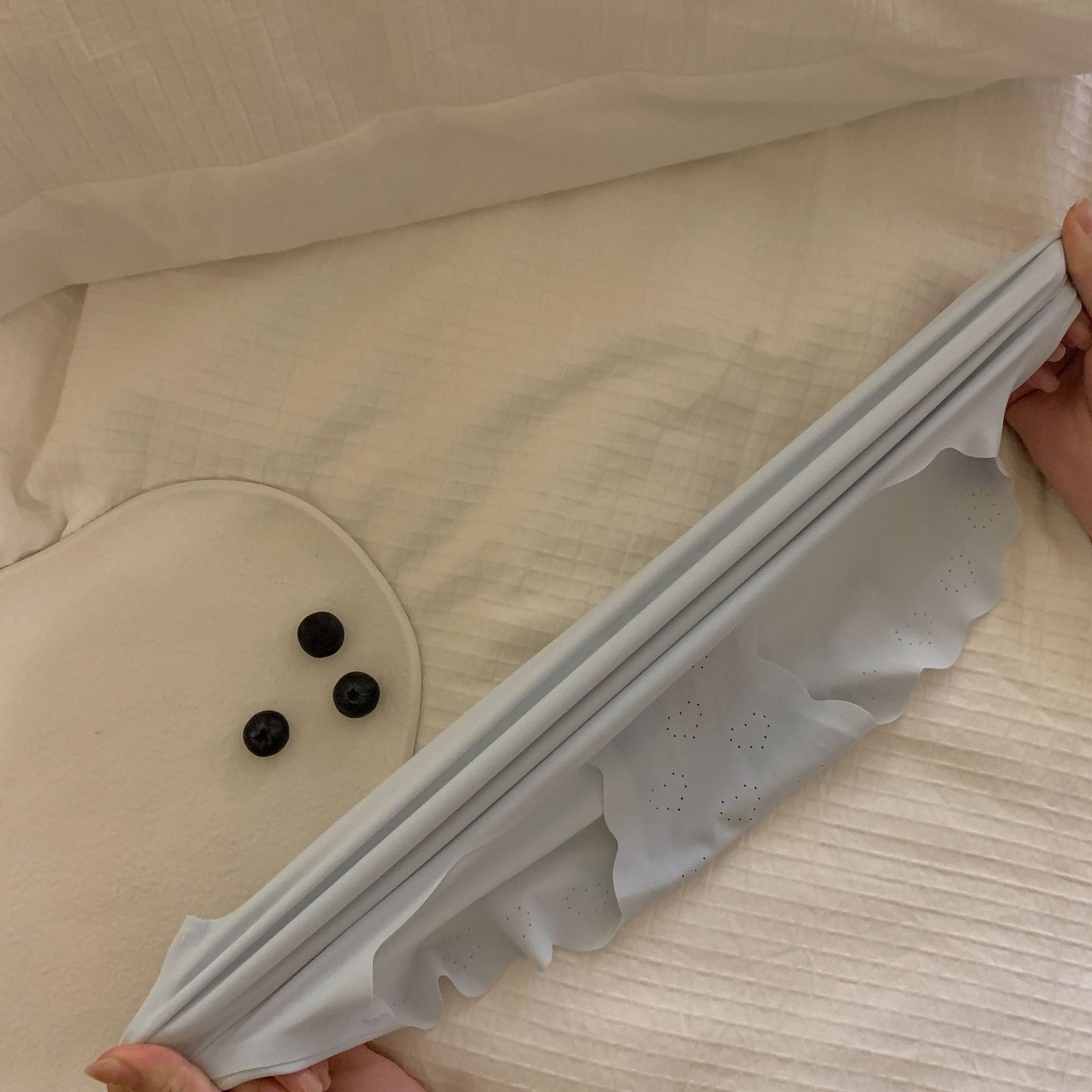 Japanese Non-Trace Ice Silk Adhesive Girls Vent Pure Cotton Crotch Solid Color Comfortable Wave Edge Simple Buttock Wrap Women's Underwear Specification drawing