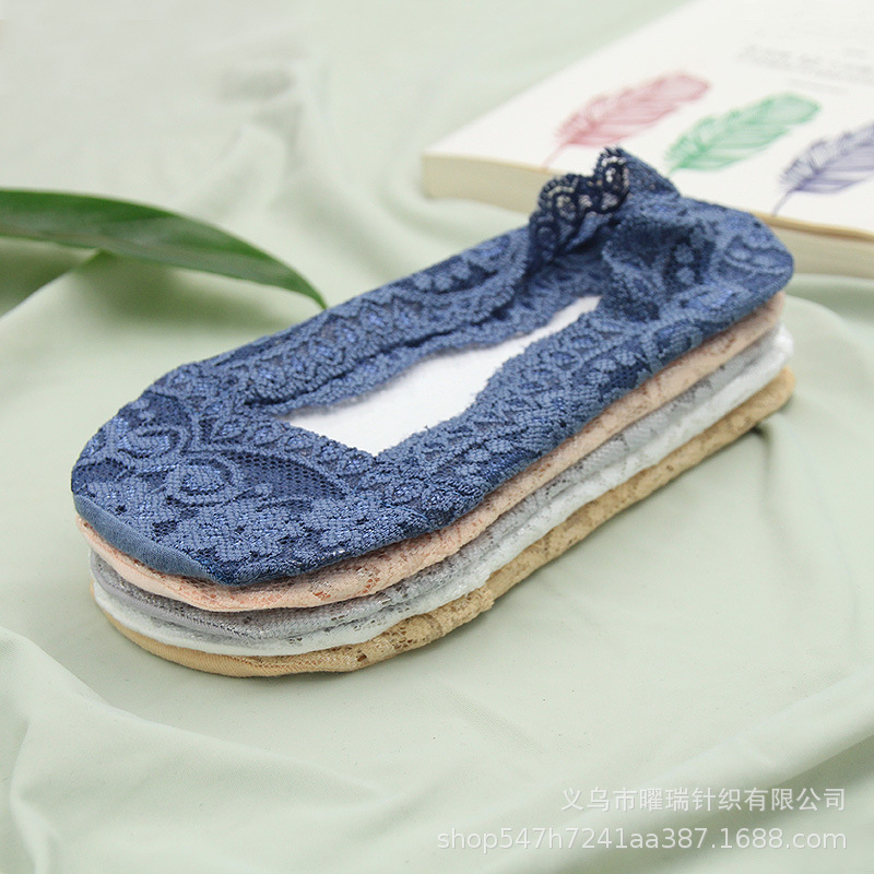 Ship socks women's lace lace shallow-mouthed silicone anti-slip Korean-style hollowed-out spring, summer and autumn thin invisible cotton sole women's socks Application Scenario