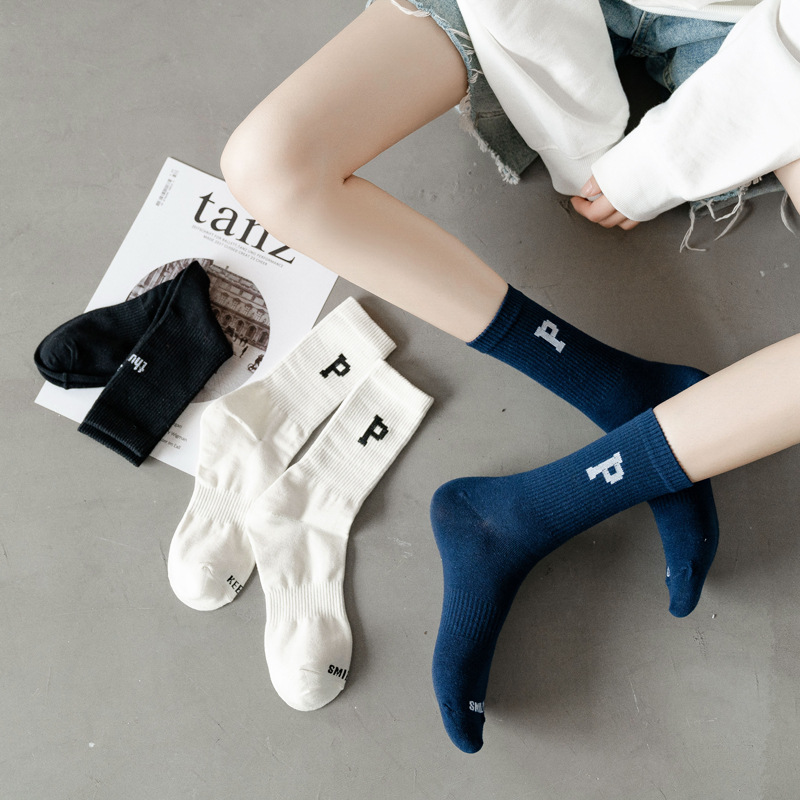 Women's mid-calf socks with p letters, trendy ins grey high-top men's sports long calf socks, pure cotton autumn and winter internet-famous style Application Scenario
