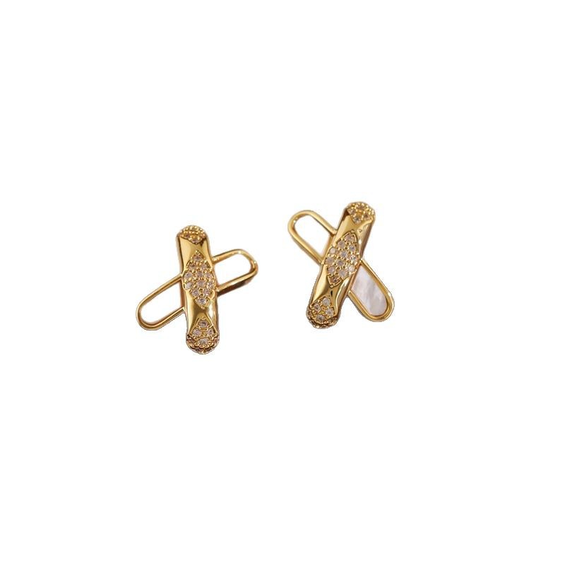 High-end natural shell stud earrings, elegant letter earrings, 2025 new style, small and exquisite earrings, simple and versatile Item Picture