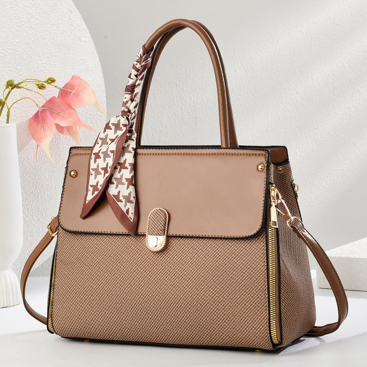 Spring And Summer All Commute Small Handbag New Emperor Rhinoceros Retro Niche Handbag Women's 2025 details Picture