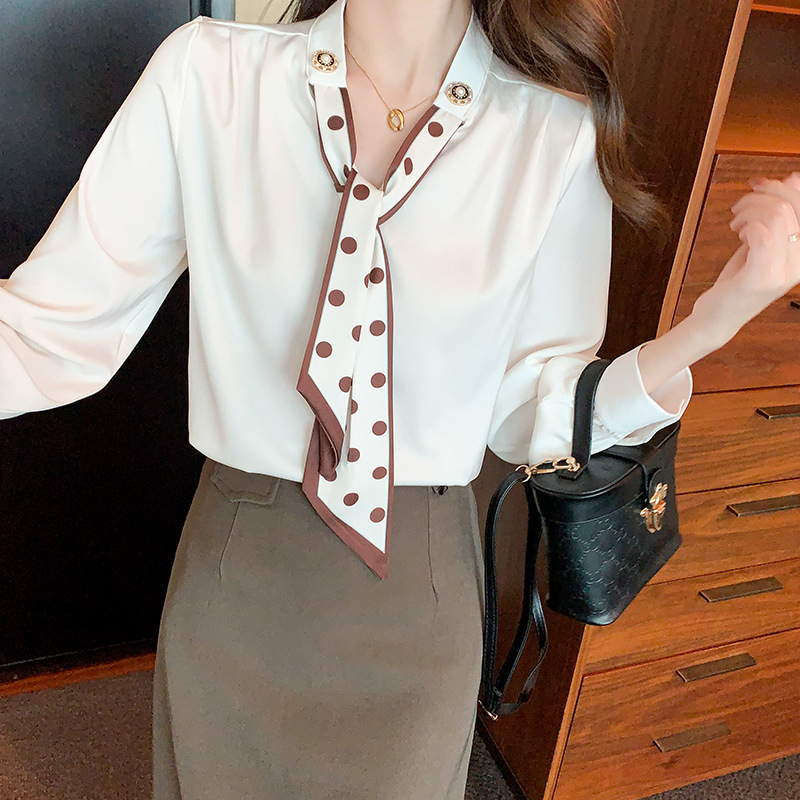 女式衬衫实物图