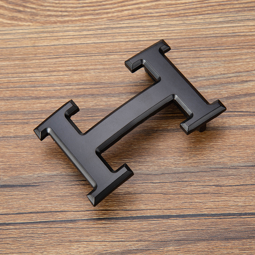 I-shaped belt buckle for men, solid zinc alloy plate buckle 4.0, wide belt buckle for business and casual men, factory wholesale Application Scenario