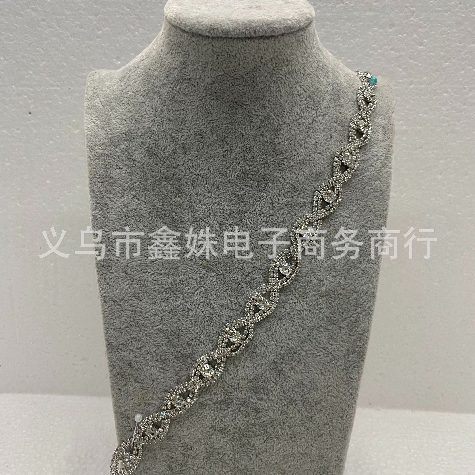 Factory direct sales of hardware diamond chains, welded accessories, water diamond chains, horse eye diamond fancy code chains, diy clothes and headwear details Picture