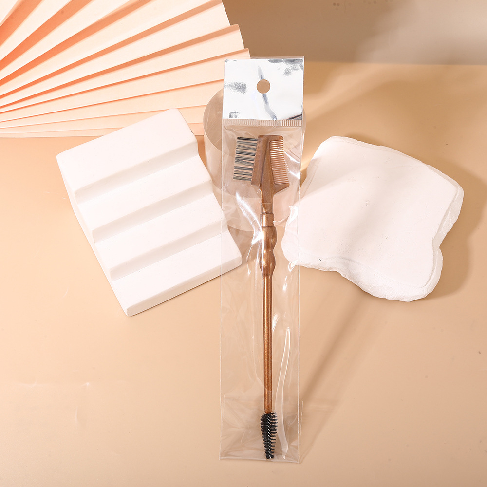 The New Portable Double-Head Three-In-One Eyebrow Comb, Eyelash Curl, Close-Toothed Eyebrow Brush And Eyelash Brush Are Suitable For Beginners And Available For Wholesale In Stock details Picture
