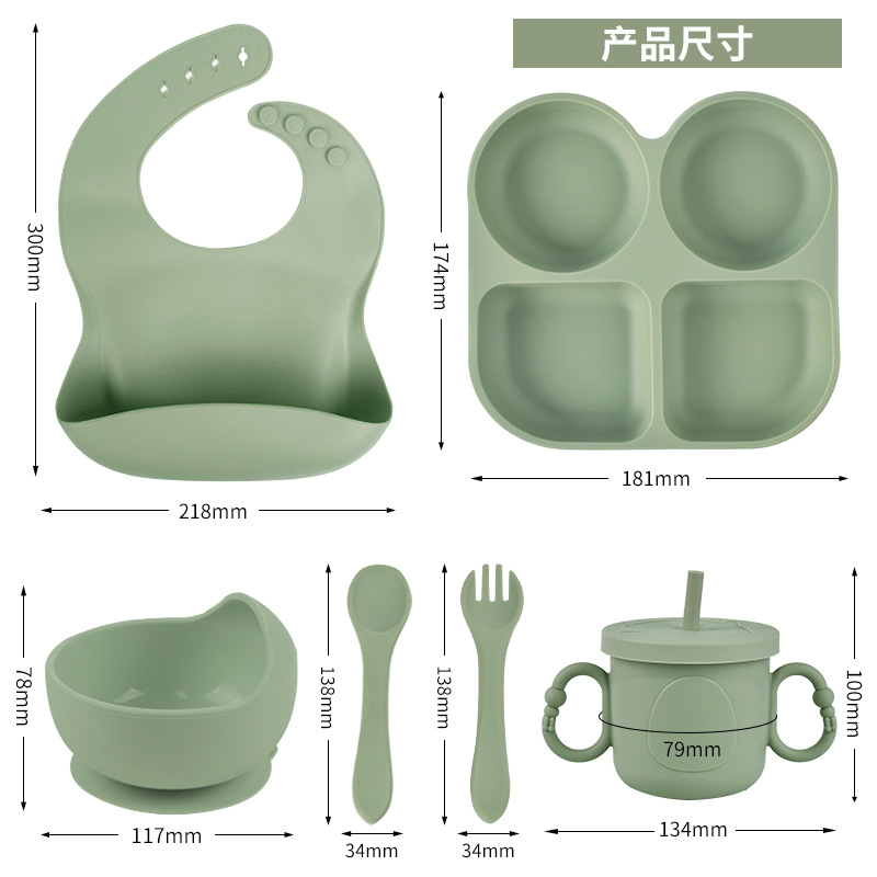 Six-piece set of baby compartments silicone dinner plates, children's forks and spoons, learning drinking cups, and four-compartment baby food bowls and plates Application Scenario
