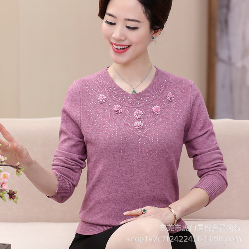 Wholesale of new women's sweaters for middle-aged and elderly women in autumn and winter 2023, large-sized woolen base knitted sweaters for women at street stalls Application Scenario