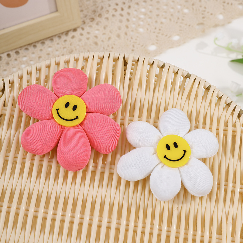 Spot Six Petal Flowers Sunflower Garden Style Cute Girl Bag Accessories Girl Headwear Diy Smiley Cloth Art details Picture