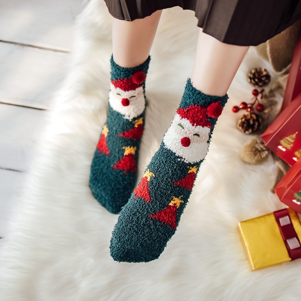 Gift box with Coral Velvet socks and other cozy items