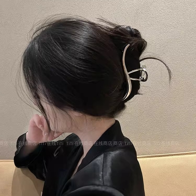Simple yet sophisticated metal hair clips for the back of a woman's head in an ins style, large and elegant shark clip headwear Specification image