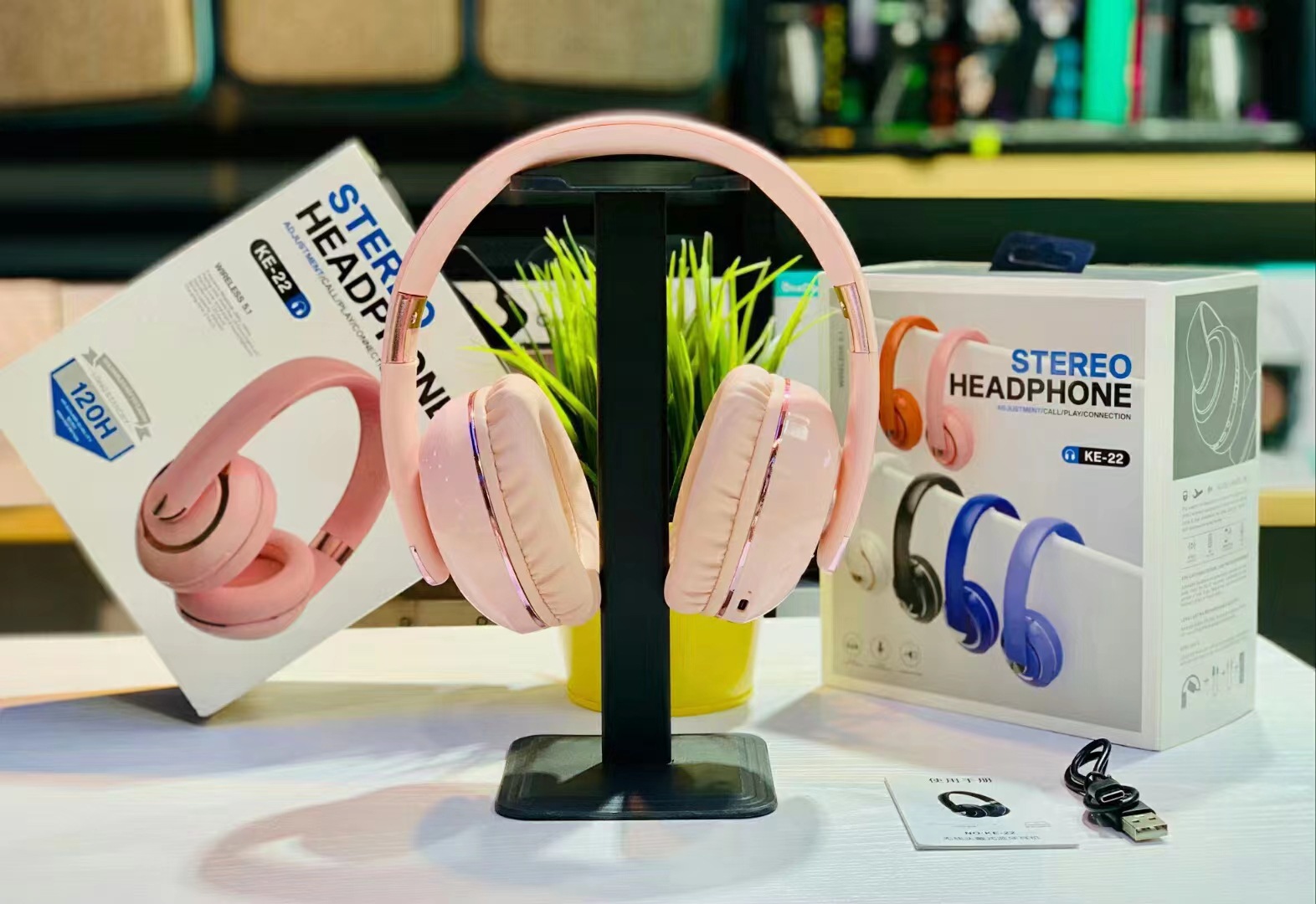 Y22 Bluetooth Headphones: A cross-border bestseller, wireless Bluetooth headphones for mobile phones, over-ear bass gift headphones factory Application Scenario