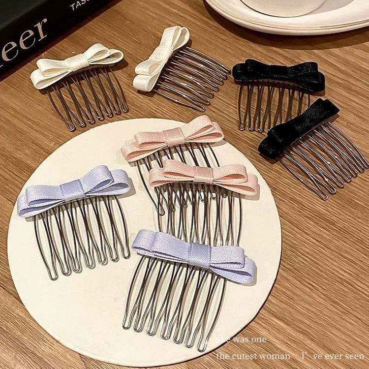 The trendy bow bangs hairpin exudes a sense of high-end style. It is a versatile side hairpin for styling and styling Specification image