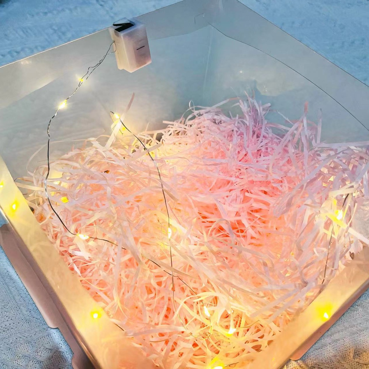 led instant light upon opening, gift box, button light, string light, gift box, copper wire color light, switch, battery string light, automatic lighting Application Scenario